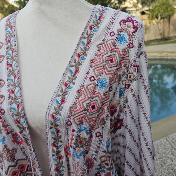 Nwot Savanna Jane Multicol Boho Aztec Floral Embroidered Open Front Kimono 1x/2x - Picture 13 of 16